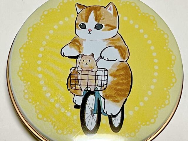 よく見ると自転車のカゴにハムスターが…！