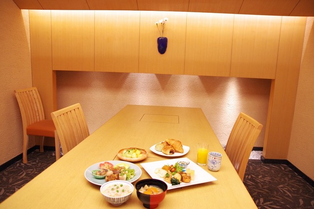 「花 Hana」店内