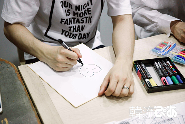 VIXXヒョギ絵画作成中