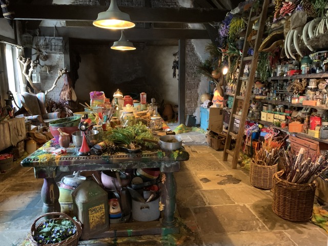 ベラ・ヤーガの作業部屋