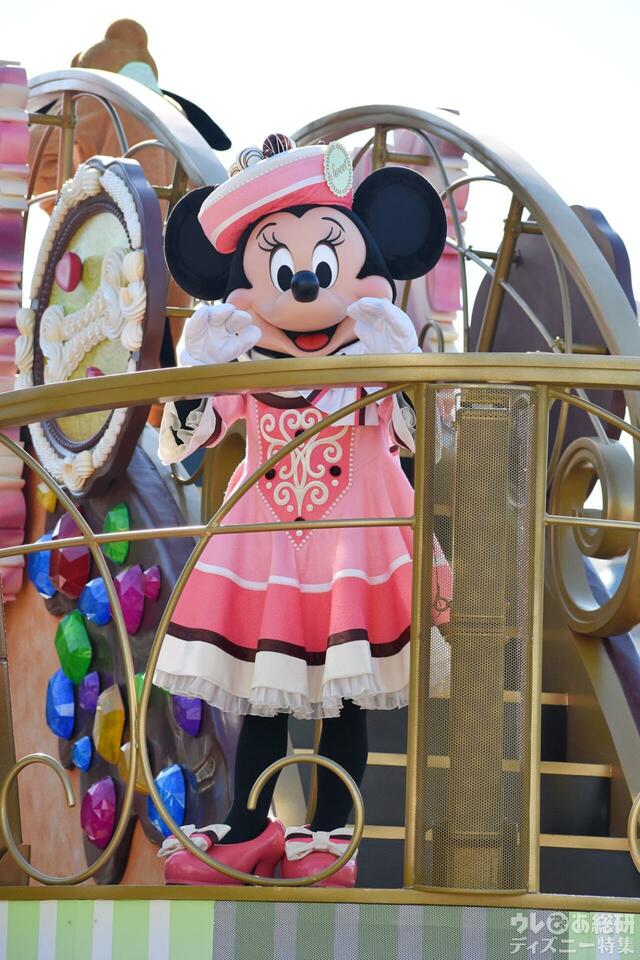 東京ディズニーランド「イッツ・ア・スウィーツフルタイム！」の模様：「ディズニー・パルパルーザ」第3弾「ヴァネロペのスウィーツ・ポップ・ワールド」