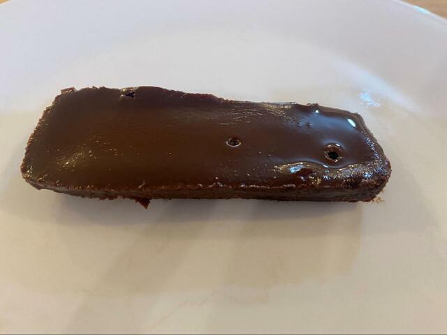 【セブン-イレブン クラシックショコラ】常温解凍すると違う食感に