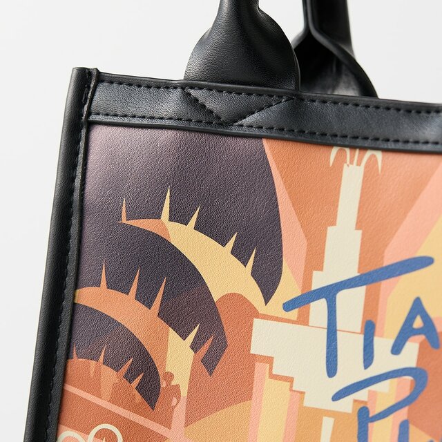 プリントショルダーバッグ「プリンセスと魔法のキス」｜￥ 6,990 （税込）