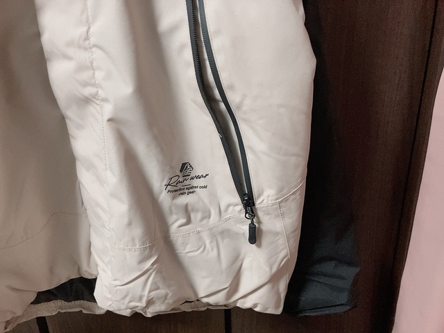 【ワークマン DIALIGHT(ディアライト)ウォームジャケット】バイカラーがおしゃれなデザイン