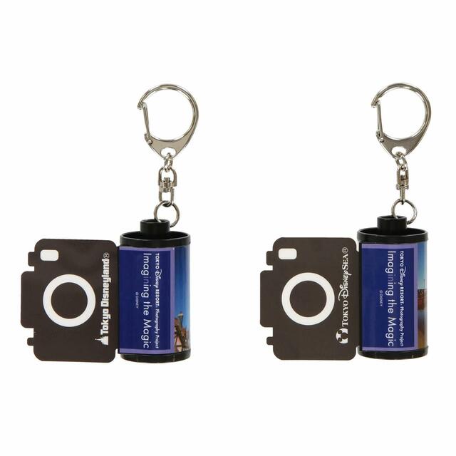 キーチェーンセット 2,800円｜東京ディズニーリゾート・フォトグラフィープロジェクト「イマジニング・ザ・マジック」第2弾グッズ｜東京ディズニーリゾート40周年“ドリームゴーラウンド”｜発売日：2023年12月7日（木）｜販売店舗：東京ディズニーランド「グランドエンポーリアム」、東京ディズニーシー「ヴァレンティーナズ･スウィート」