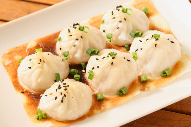 【羽根つき焼小籠包　鼎's（Din's）】 