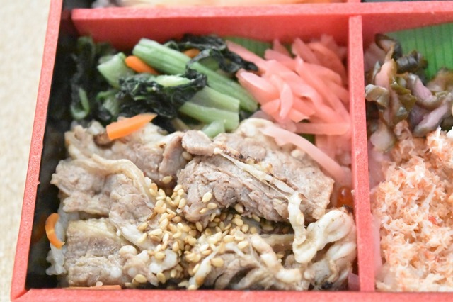 タレの沁みたお肉はご飯がすすむ