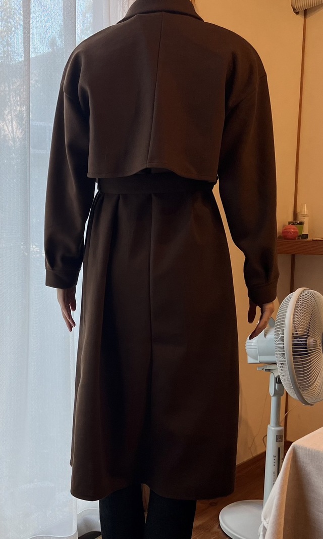 【GRL　フェイクウール3Wayショート丈ジャケットXワンピースセット】アウター×ワンピースの後ろ姿