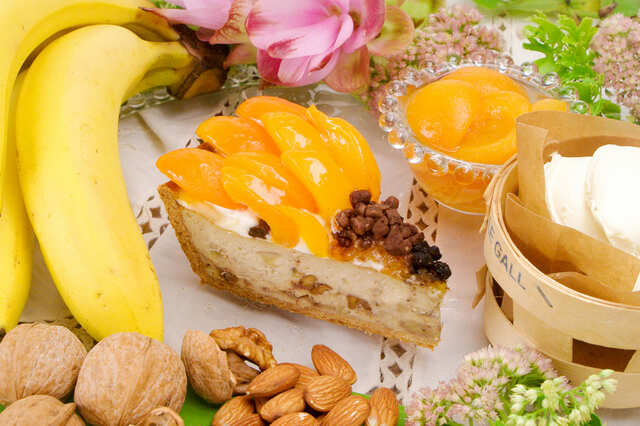 【キル フェ ボン】「杏とバナナのベイクドチーズタルト」Piece 939円