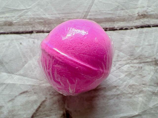 【mofusand バスボール2】鮮やかなピンクのバスボール！