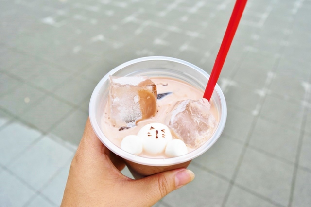 カワイイ飲み物は売店で販売