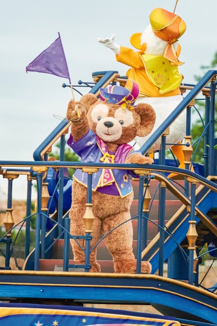 レッツ・セレブレイト・ウィズ・カラー