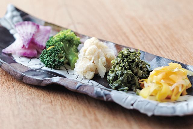 関西「鶏肉料理」の名店／鶏一途（住吉）　前菜の盛り合わせ 650円