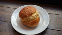 【THE CITY BAKERY たまごサンド バンズ】溢れ出しそうなたまご!