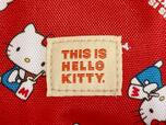 【しまむら ペットボトルホルダー（ハローキティ）】フロント下部には「THIS IS HELLO KITTY.」のロゴ織りタグ付き
