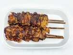 【セブン-イレブンの惣菜人気ランキング 3位】「炭火焼き鳥もも3本・皮2本」626円(税込)