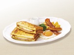 【ロイヤルホストの「ブレックファストメニュー」人気ランキング 9位】「ハム＆チーズのフレンチトーストサンドプレート」1,463円（税込）