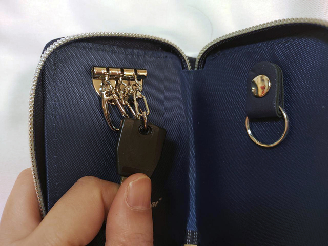 【MonoMax3月号 × バッキンガムベア forマッキントッシュ フィロソフィーキーリング付きじゃばら財布】取り付けやすいフック式