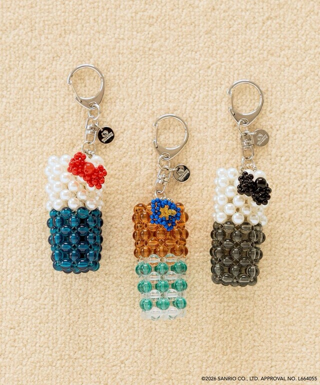 【LOWRYS FARM×サンリオキャラクターズ】ビーズリップPKC／各1,690 円（税込）カラー展開:ブラック、レッド、日焼け