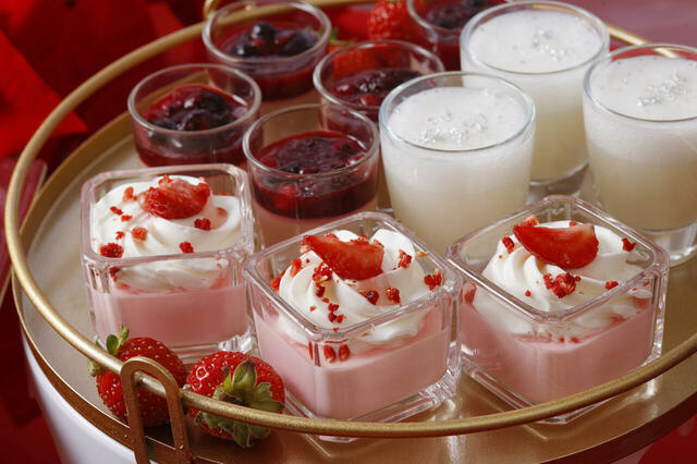 「ベリーヌ3種」＜期間：2025年11月10日～12月25日＞【真っ赤に艶めくいちごや可愛いスノーマンがお出迎え♪インターコンチネンタル 東京ベイの「ストロベリーフェア」第一弾がスタート！】