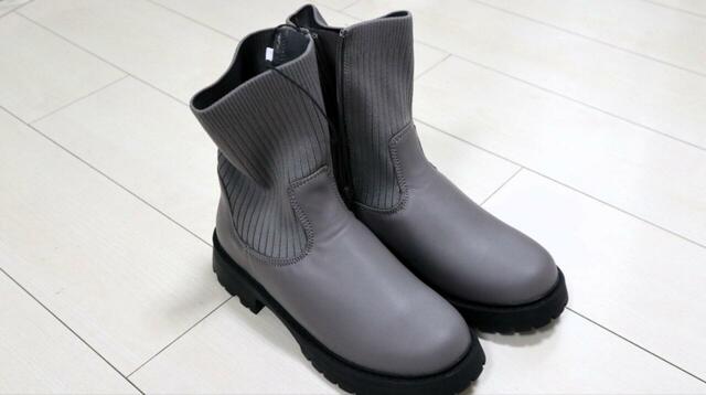 【ワークマン レディースウォームリブソックスブーツ】カラーはグレージュとブラックの2種類。写真はグレージュのLサイズです