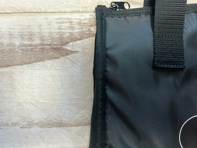 カラーは合わせるものを選ばないブラック