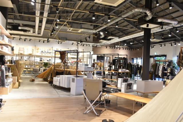 【Snow Peak TAKIBI LOUNGE／スノーピーク焚火ラウンジ】スノーピークのアイテムはこんなに多いのかぁ～！