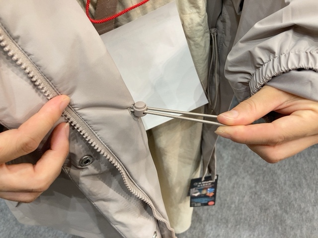 【ワークマン XShelter断熱レディース防水ウォームアウター】ウエストのスピンドルでシルエットの調整も可能！