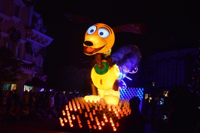 ディズニー・ペイント・ザ・ナイト・パレード｜香港ディズニーランド・リゾート