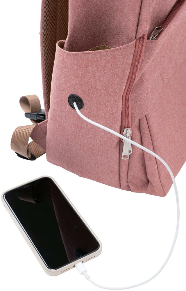 【ワークマン×フルクロ　たためて自立する 2WAY 撥水デイリュック】充電ケーブルなどを通せるコードホール付きで、移動しながらでも使用可能！