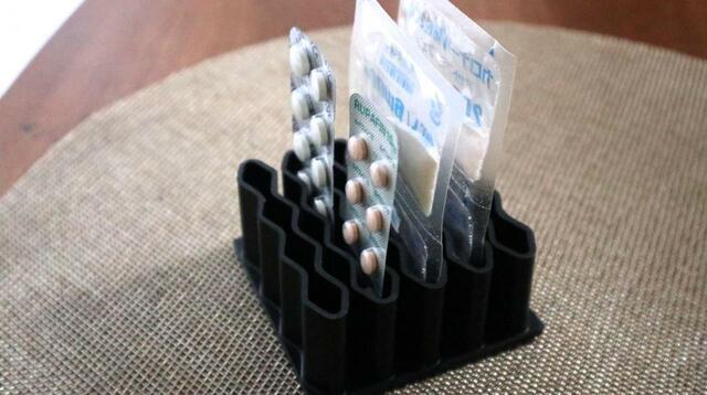 【セリア ステーショナリースタンド】薬を整理して入れておくと飲み忘れを防止できます