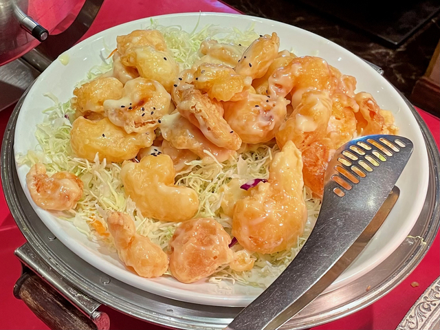 【九寨溝 銀座店】海老マヨ。一度に盛られる量が少ないため、すぐになくなる