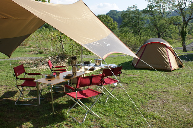 ベーシックセット（スノーピーク）｜1セット4名様用、燃料別売り｜1泊12,960円（税込）