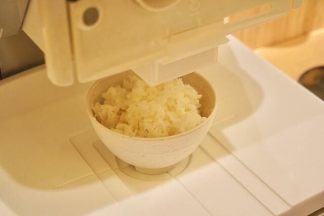 【やよい軒　かきフライシリーズ】ご飯はおかわり自由なので自分で好きな量食べることができます。