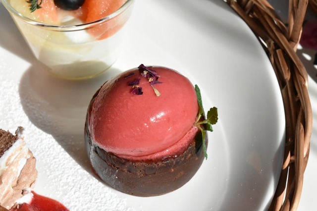 ラズベリージェラートの下はフォンダンショコラ！