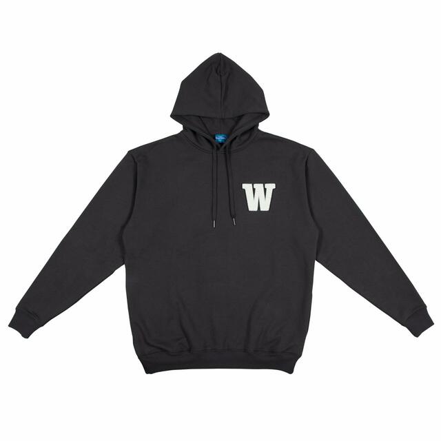 パーカー 5,500円｜東京ディズニーリゾート「三匹の子ぶた」グッズ｜販売店舗：東京ディズニーランド「タウンセンターファッション」、東京ディズニーシー「スチームボート・ミッキーズ」｜発売日：2023年12月26日（火）