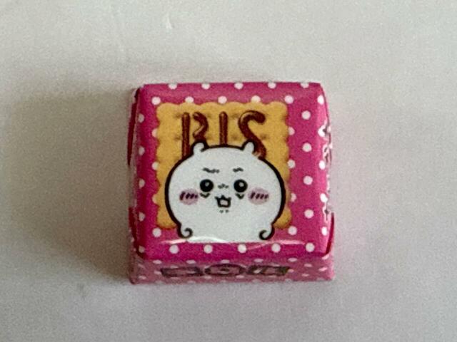 ちいかわの泣き顔は胸が締め付けられそうになりますよね。口の周りのシワが不憫かわいい…！