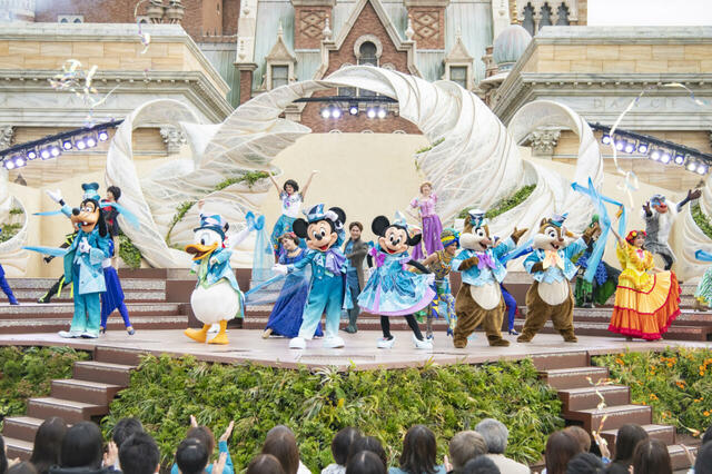 「ダンス・ザ・グローブ！」グランドフィナーレ（25周年ver）　©Disney