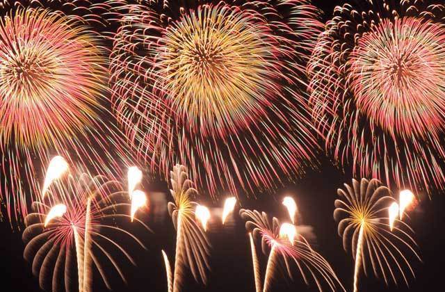 10000発以上上がる花火大会／町制施行10周年記念 市川三郷町ふるさと夏まつり 第27回神明の花火大会