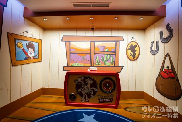 東京ディズニーリゾート・トイ・ストーリーホテル「エレベーターホール」