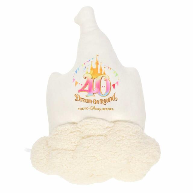 クッション 3,000円｜サイズ：縦約59×横約46×厚さ約18cm｜東京ディズニーリゾート40周年“ドリームゴーラウンド”スペシャルグッズ｜発売日：2023年4月10日（月）｜販売店舗：東京ディズニーランド「グランドエンポーリアム」、東京ディズニーシー「エンポーリオ」