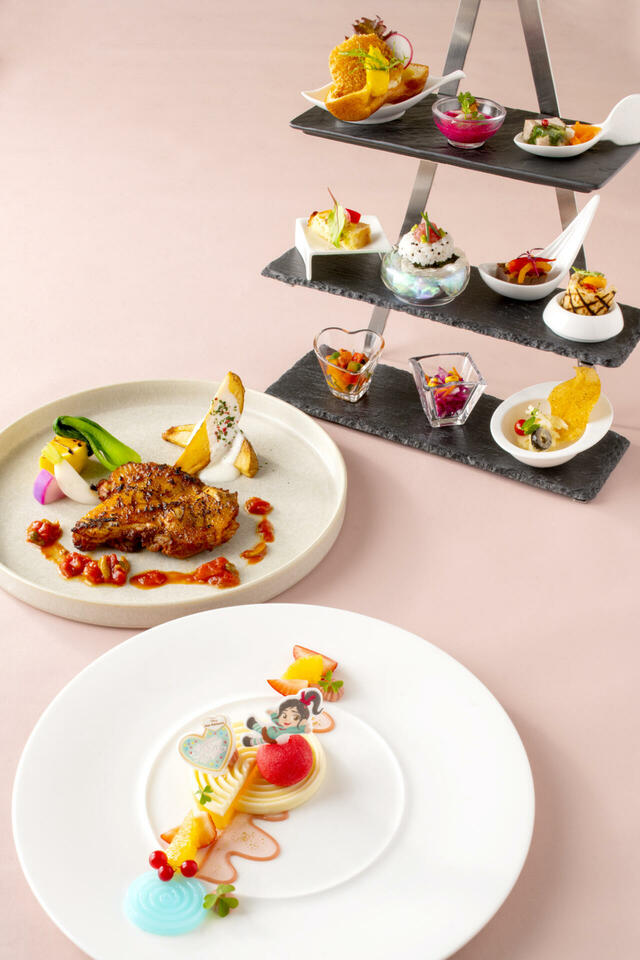 エンパイア・グリル ディズニー・パルパルーザ“ヴァネロペのスウィーツ・ポップ・ワールド”エンパイア・グリル・ランチ 前期