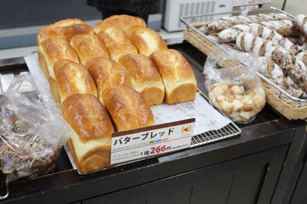 サイボクハムで焼いたパンも。