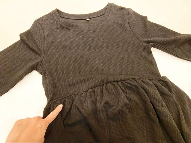 【coca エンボス加工 Aラインワンピース 】胸下からはふんわりしたシルエットが強調されるので下半身のラインを拾いません♪