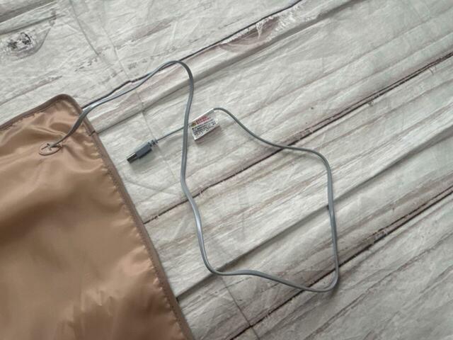 USBケーブルの長さは（約）100cm