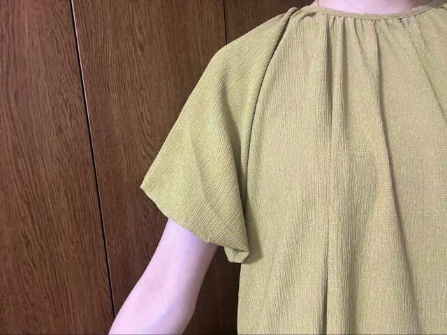 【coca レディースワンピース】裾に向かって広がる三角のシルエット。これもおしゃれ!