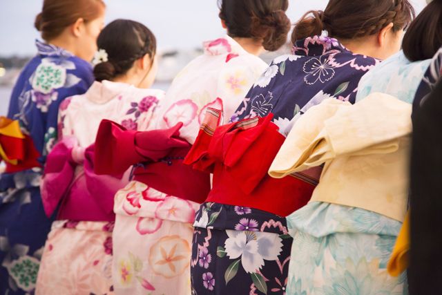豪華クルージングで横浜の夜景を楽しめる「ゆかた祭り」