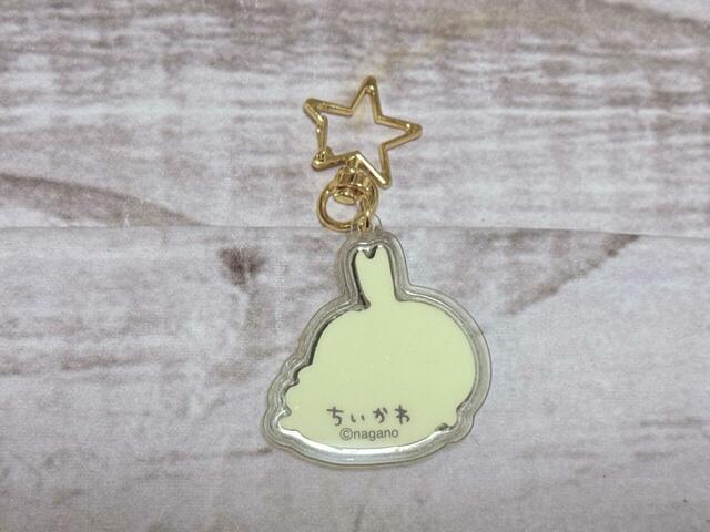 うさぎの背面は淡いイエロー。やさしい印象の淡いカラーです