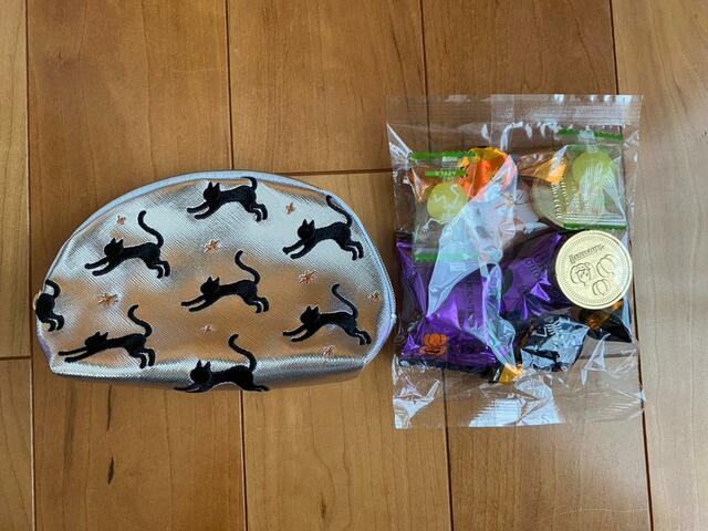 【ミートントリートポーチ(シルバー)】たっぷりお菓子の詰め合わせ