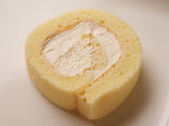 「おいしさと糖質のバランス ロールケーキ やさしさ想いスイーツ」トップバリュ